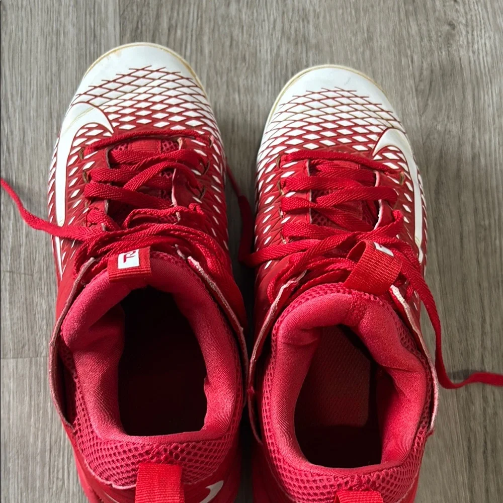 Red Nike cleats size 5y - Picture 4 of 7